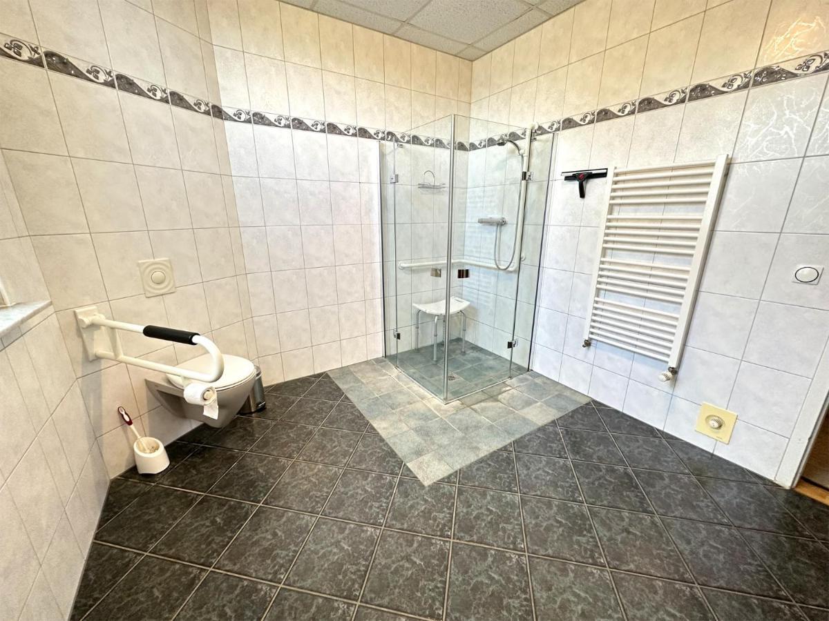 Behindertengerechte Ferienwohnung Nossentiner Huette Екстер'єр фото